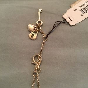 Fossil Jewelry - Silver Fossil necklace NWT Fossil Jewelry - Silver Fossil necklace NWT